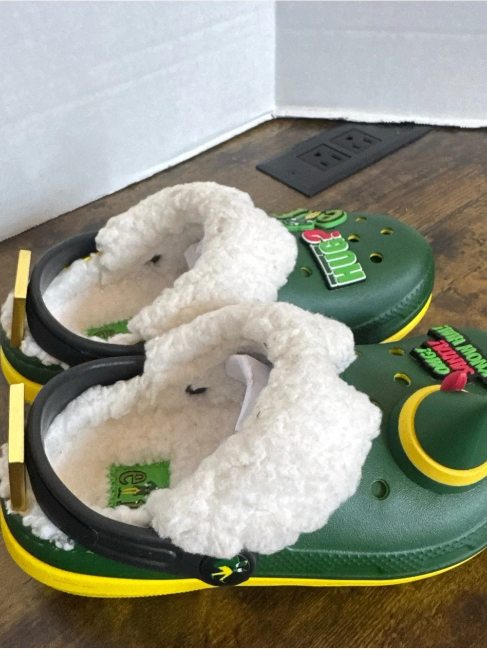 Buddy The Elf × Crocs Lined Clogs Kids Size 12 Christmas New READ